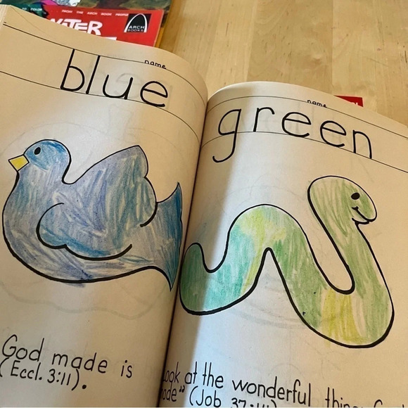 Bible Fun Pack 10 Books Bible Activities Comics Vintage Kids Learning Religion - Picture 4 of 5